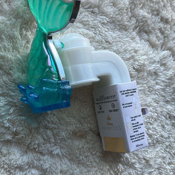 Bath and Body Works Mermaid Wallflower Plug - Picture 2 of 2